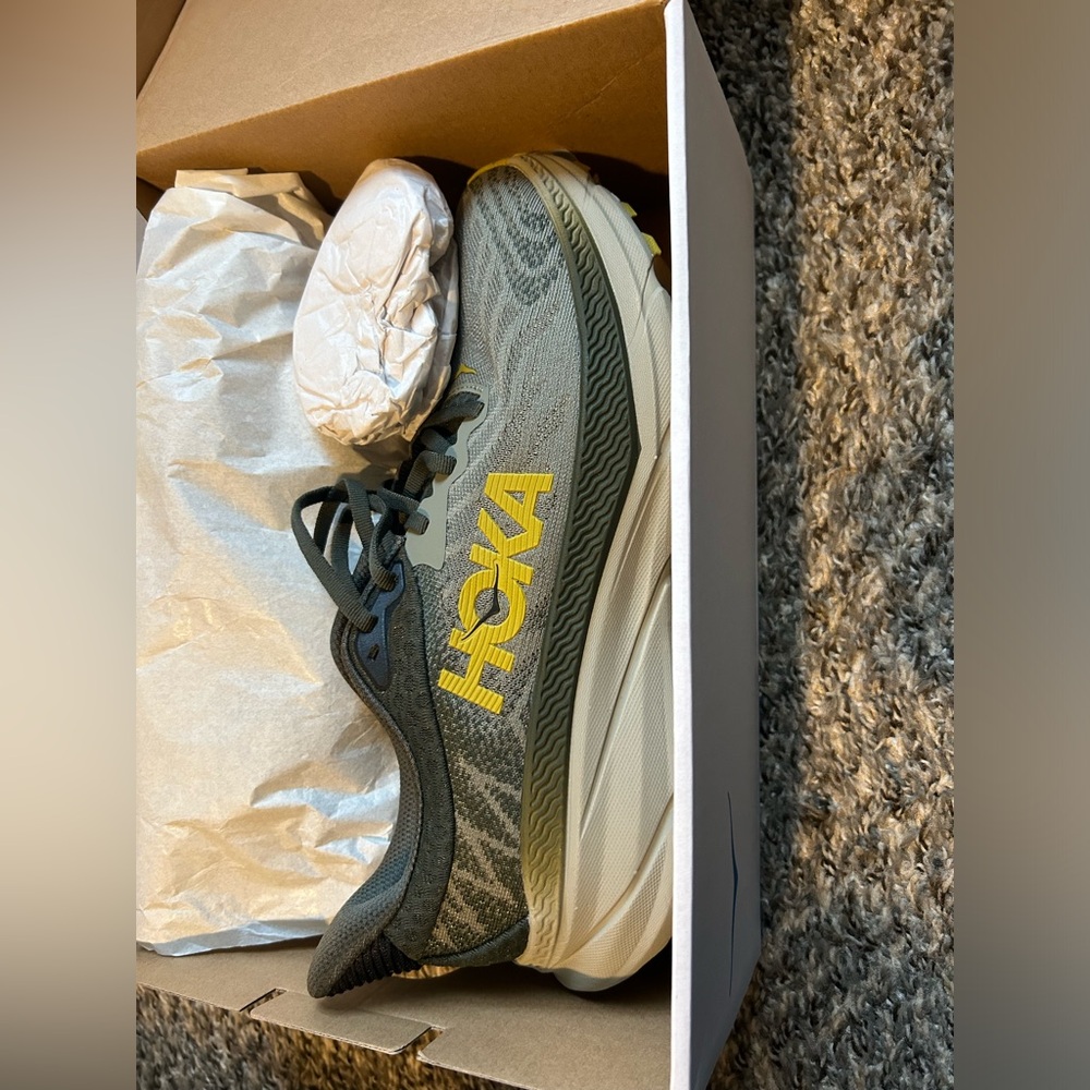 HOKA 
Challenger 7